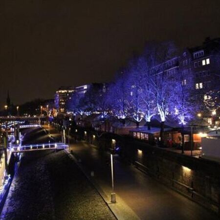 Impression - Montage von Weihnachtsbeleuchtungen