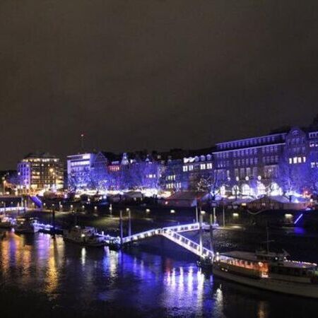 Impression - Montage von Weihnachtsbeleuchtungen